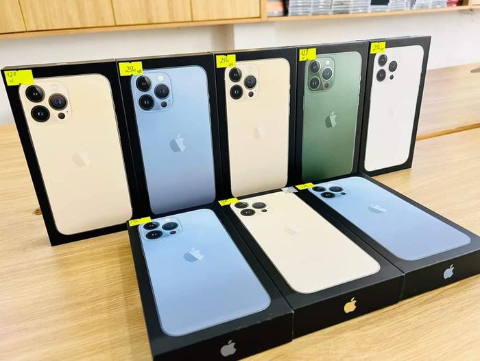 Hình ảnh showroom Quốc Tế Mobile