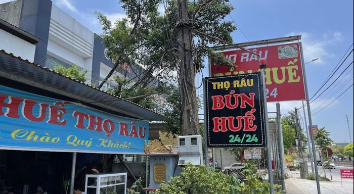 Hình ảnh tô bún bò Huế đặc trưng tại Thọ Râu