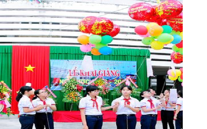 Khuôn viên xanh mát tại THCS Nhơn Phú