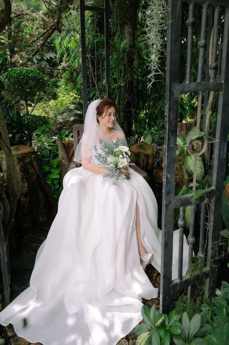 Không gian trưng bày váy cưới sang trọng tại REMY Wedding House