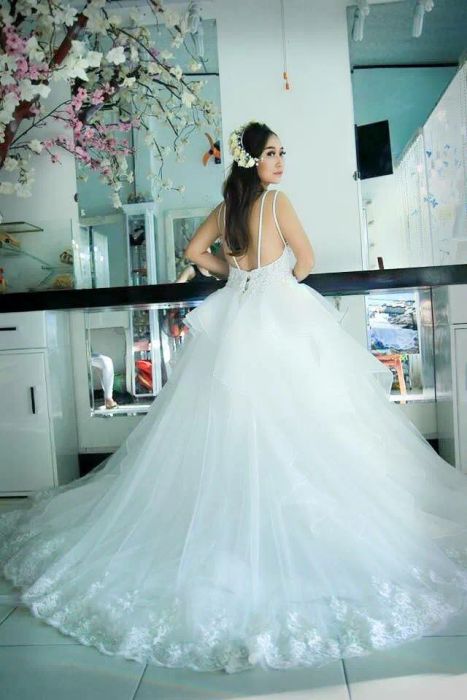Không gian trưng bày sang trọng tại Áo Cưới Hiếu Phạm