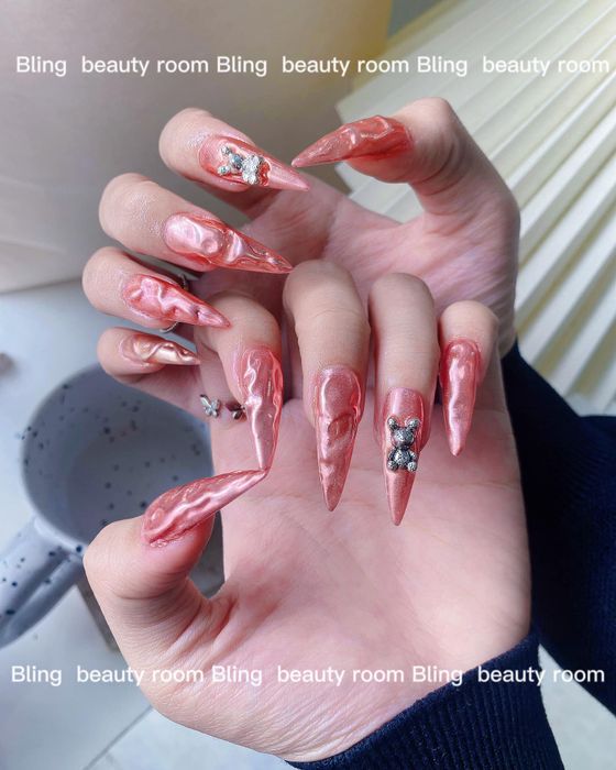 Bling Beauty Room - Nghệ thuật lấp lánh trên từng đầu móng