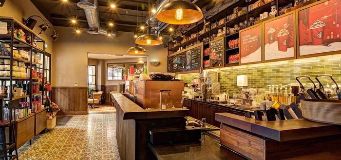 Starbucks Coffee – Không gian cà phê mang phong cách Âu ảnh 1