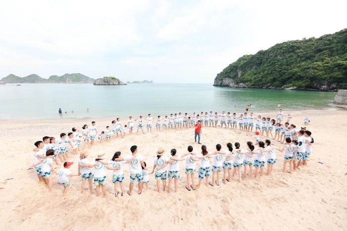 Hoạt động team building sôi nổi cùng Hanoi Team Building