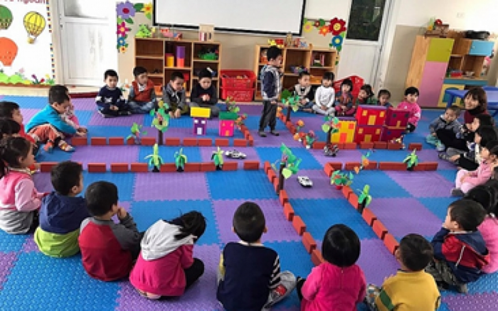 Góc vui chơi sáng tạo đầy màu sắc của các bé Trường Mầm non Tuổi Hoa