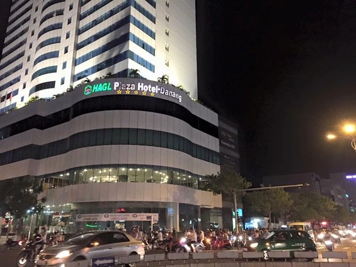 SkyView Lounge Ảnh 1