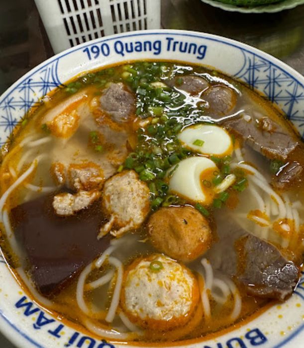 Hình ảnh không gian ấm cúng tại quán Quý Tâm