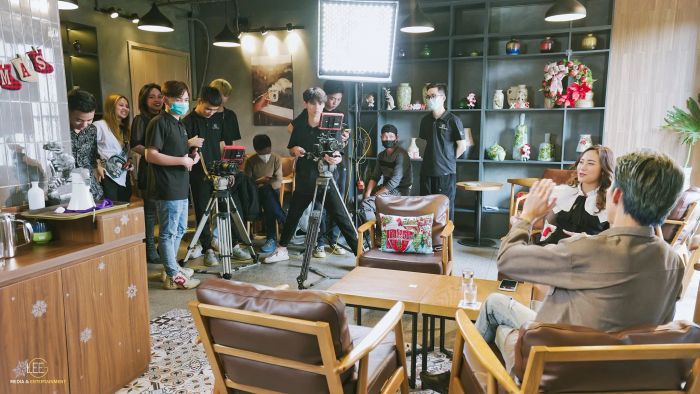 Hình ảnh đội ngũ sản xuất chuyên nghiệp của Lee.G Media