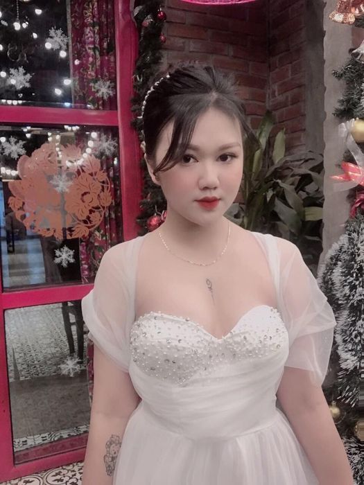Khoảnh khắc rạng ngời của cô dâu qua bàn tay Linh Hoàng Makeup