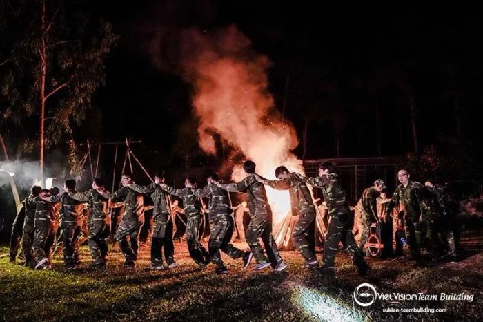 Khoảnh khắc vui vẻ trong chương trình team building của Viet Vision