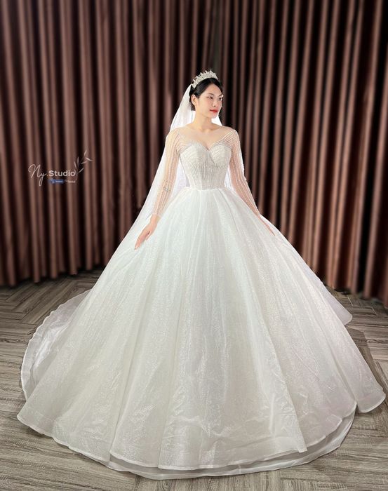 Không gian trưng bày váy cưới sang trọng tại Studio Ny