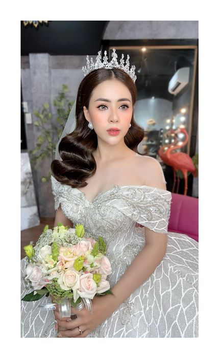 Bộ sưu tập hình ảnh cô dâu lộng lẫy từ Makeup Nga Hoàng