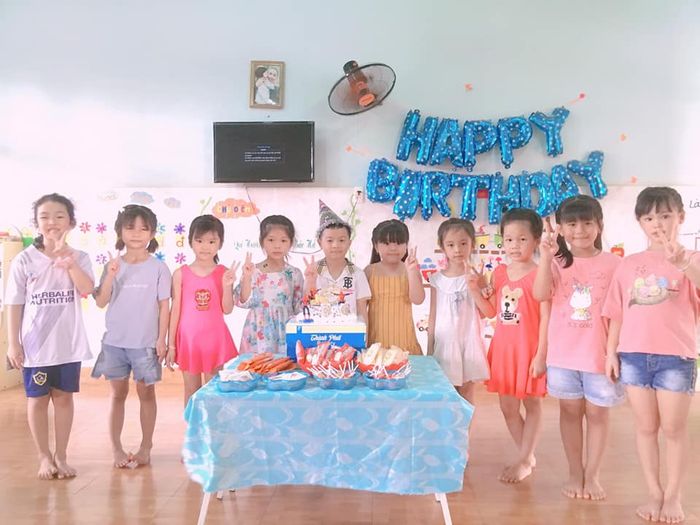 Hoạt động vui chơi tại Trường Mẫu Giáo Tư Thục Hoa Hồng