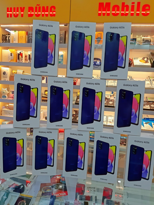 Không gian làm việc tại Huy Dũng Mobile