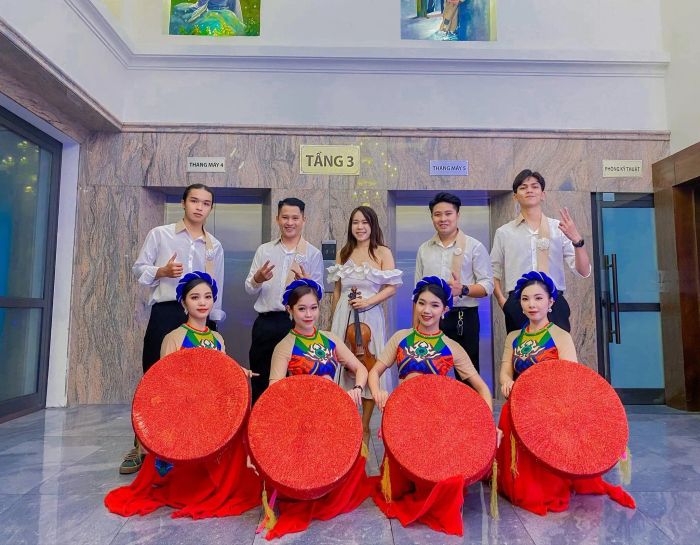 Trang phục biểu diễn Ngọc Hưng Phát ảnh 1