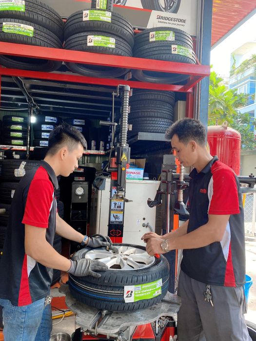 Hệ thống máy móc hiện đại tại Friend Tire - Ảnh 2
