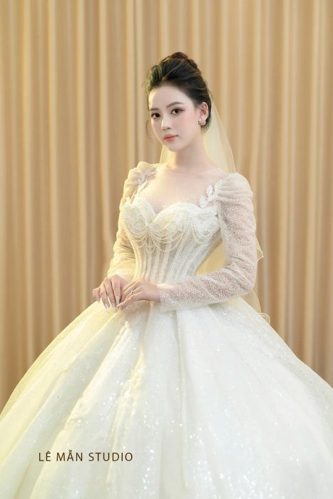 LeMan Studio ảnh 1 - Bộ ảnh cưới đậm chất Hàn với phong cách trang điểm tự nhiên, tôn vinh vẻ đẹp thanh xuân của cô dâu.