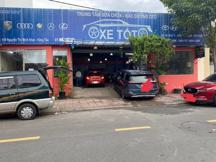 Không gian làm việc chuyên nghiệp tại Gara Xe Tốt