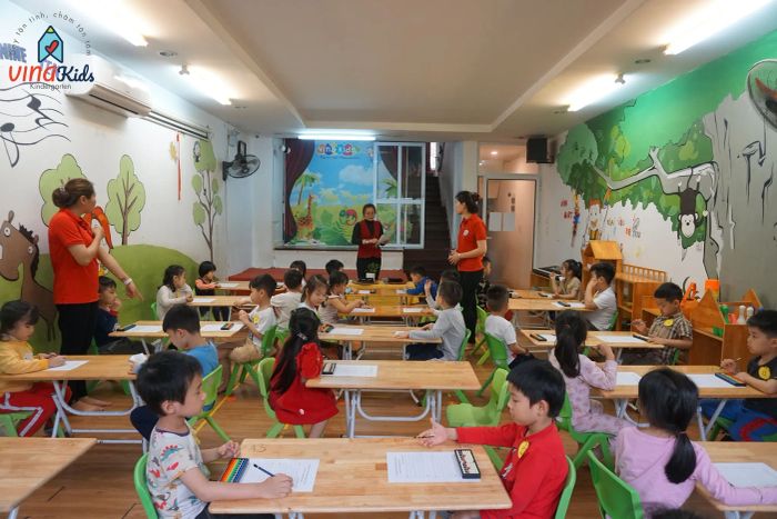 Hoạt động vui chơi sáng tạo tại Vinakids