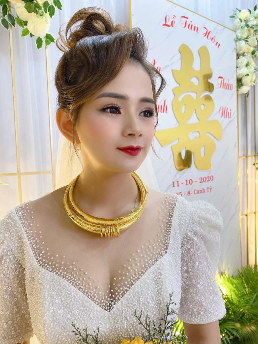 Khoảnh khắc lộng lẫy - My Anh Bridal