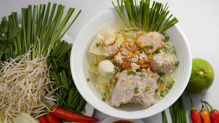 Hình ảnh minh họa món hủ tiếu Huế (Nguồn: Internet)