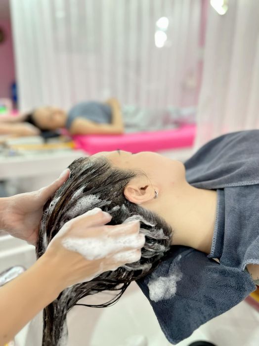 Hình ảnh thực tế về không gian sang trọng và dịch vụ chuyên nghiệp tại Pink Beauty