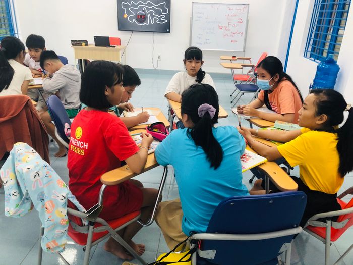 Hình ảnh 2 - Hoạt động giảng dạy tại Ngoại ngữ Embassy