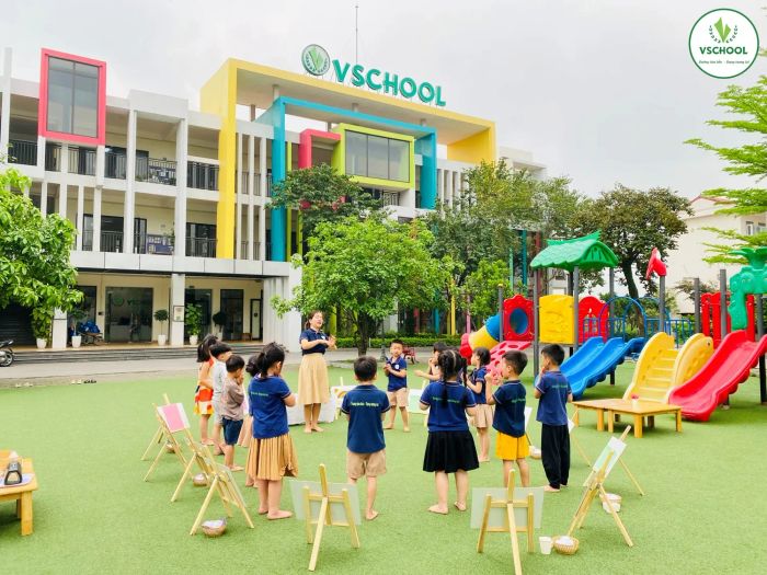 Khuôn viên xanh mát tại Trường Mầm Non VSchool
