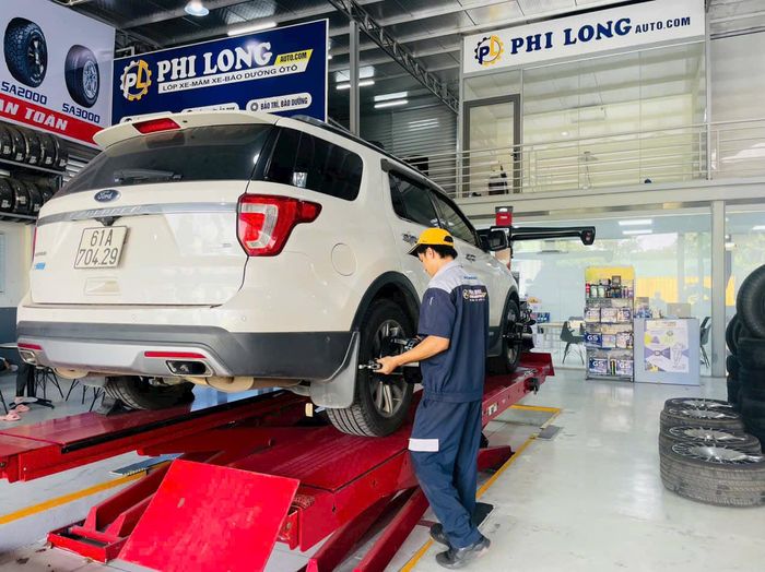 Không gian trưng bày sản phẩm tại Phi Long Auto - Ảnh 1