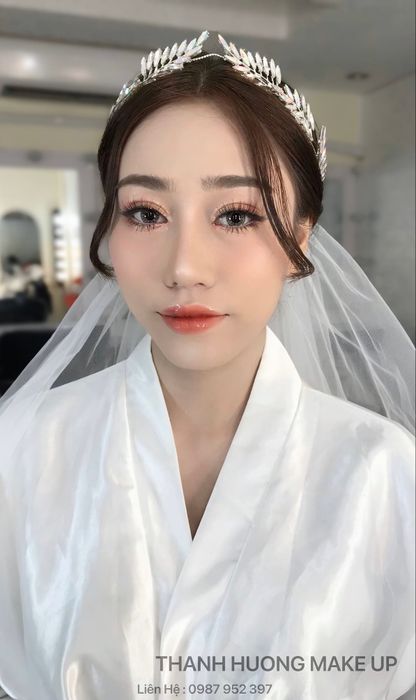Tác phẩm trang điểm cô dâu thanh lịch tại Thanh Huong Makeup