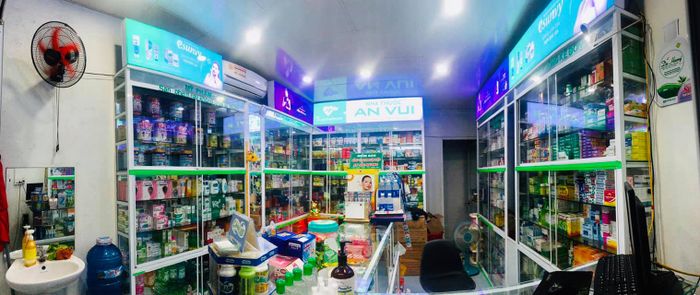Không gian mua sắm tiện nghi tại Nhà thuốc An Vui