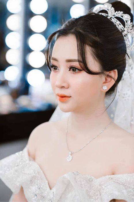 Bộ sưu tập hình ảnh cô dâu lộng lẫy từ Makeup Tuấn Ninh