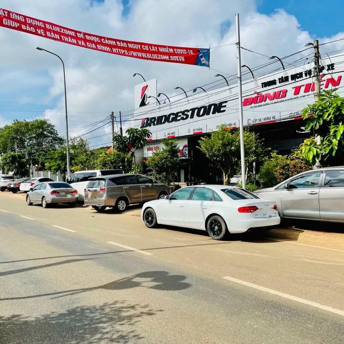 Không gian làm việc chuyên nghiệp tại Garage Đồng Tiến