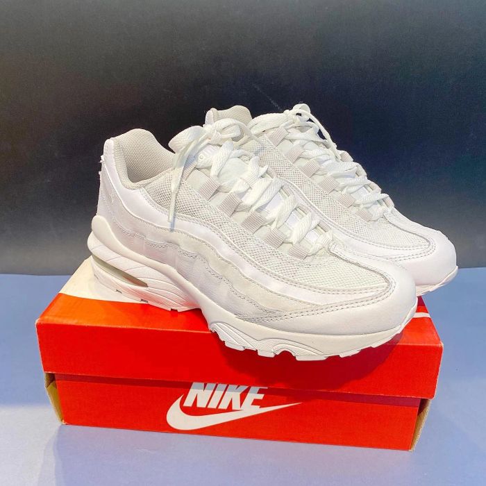 Bộ sưu tập sneaker đình đám tại Saigon Sneaker Store