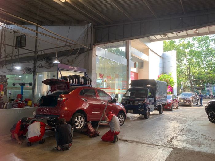 Quy trình thay lốp chuyên nghiệp tại Nissan BMT