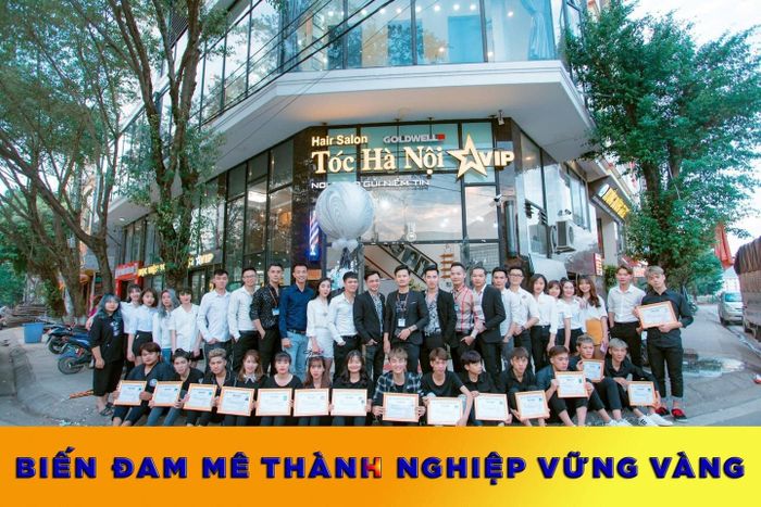 Không gian đào tạo chuyên nghiệp tại Tóc Hà Nội Vip