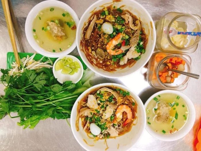 Hủ Tiếu Nam Vang Sài Gòn - Không gian ẩm thực đậm chất Nam Bộ