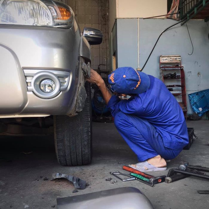 Hình ảnh thực tế về không gian làm việc chuyên nghiệp tại Garage Tuấn Hưng