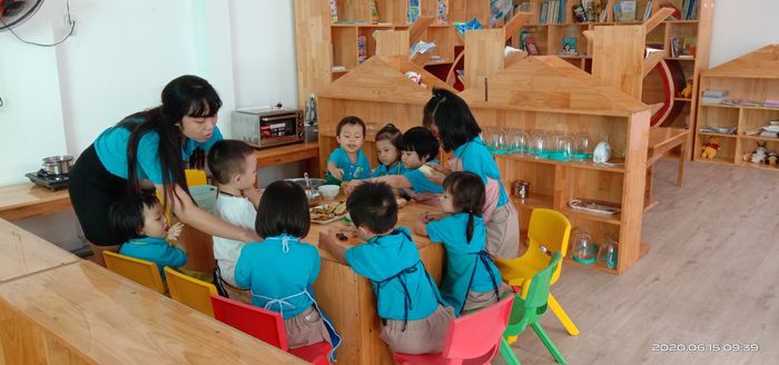 Những khoảnh khắc đáng yêu của các bé trong giờ học ngoài trời tại Thiên Thần Hạnh Phúc
