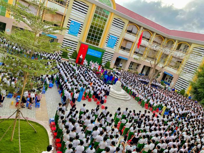 Cơ sở vật chất hiện đại và khuôn viên xanh mát tại Trường Tiểu Học Phú Thọ