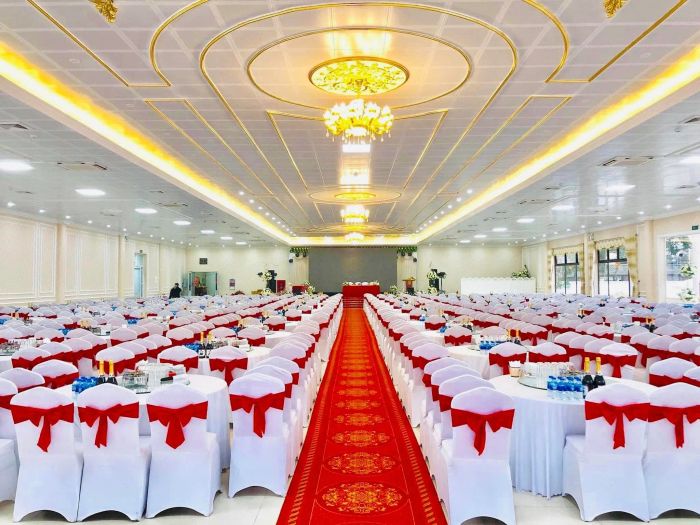 Không gian tiệc cưới sang trọng tại Trung Tâm Hanh Nguyệt
