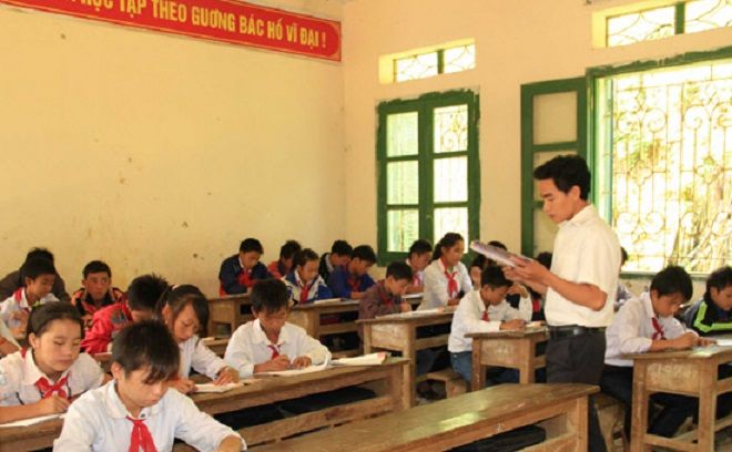 Hình ảnh minh họa thầy giáo đứng lớp (Nguồn: Internet)