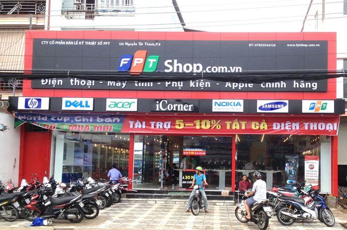 Không gian trưng bày ấn tượng tại FPT Shop