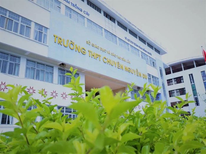 THPT Chuyên Nguyễn Du - Đắk Lắk ảnh 2