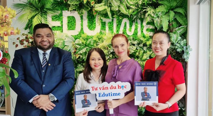 Không gian tư vấn chuyên nghiệp tại Edutime