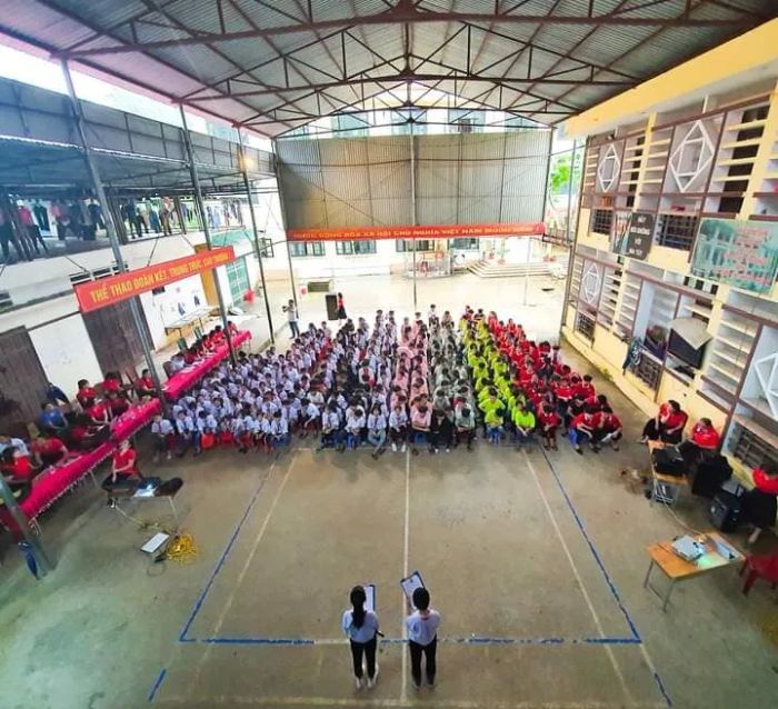 Toàn cảnh Trường PTDT Nội Trú Ba Bể giữa núi rừng hùng vĩ