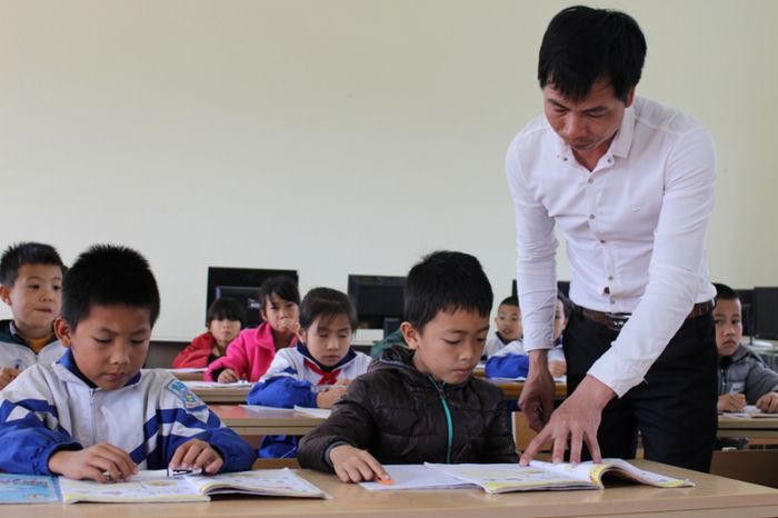 Hình ảnh minh họa thầy giáo và học trò (Nguồn: Internet)