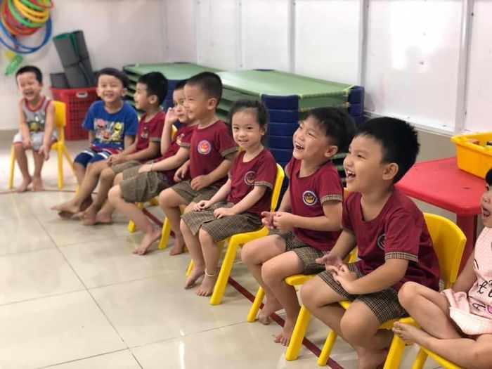Hoạt động vui chơi ngoài trời đầy màu sắc tại Trẻ Sáng Tạo