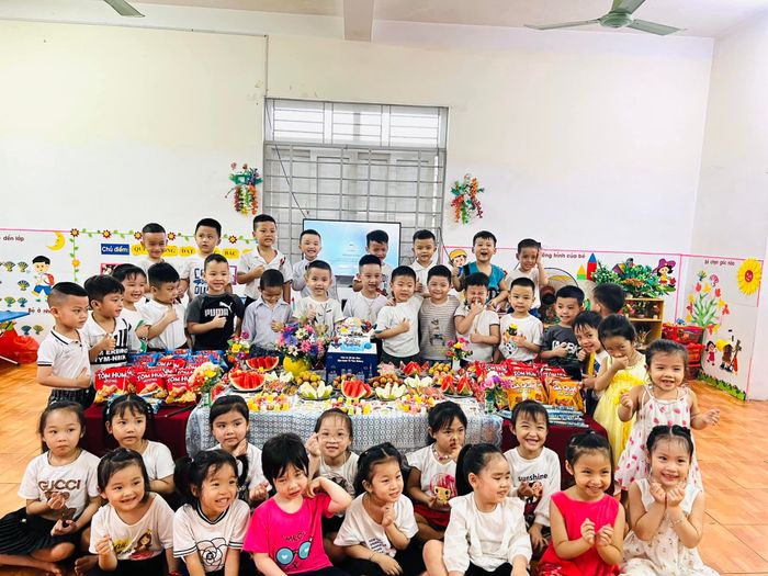 Hình ảnh 2 Trường Mầm non Hưng Bình - Khu vui chơi sáng tạo giúp trẻ phát triển thể chất và kỹ năng xã hội