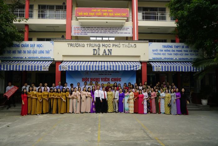 Ảnh 1: Trường THPT Dĩ An - Một góc nhìn về cơ sở vật chất khang trang